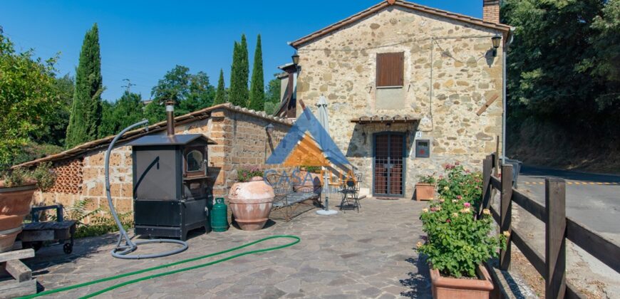 PORZIONE DI CASALE IN PIETRA CON GIARDINO – Rif. 1cor