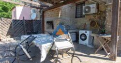 PORZIONE DI CASALE IN PIETRA CON GIARDINO – Rif. 1cor