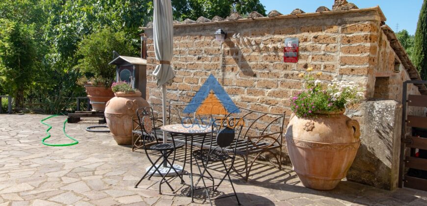 PORZIONE DI CASALE IN PIETRA CON GIARDINO – Rif. 1cor