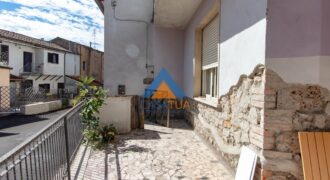 CENTRALISSIMO APPRTAMENTO AL PIANO TERRA – Rif. 1att b