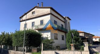 CASA SINGOLA DIVISA IN 3 UNITA’ ABITATIVE – RIF. 28GUA