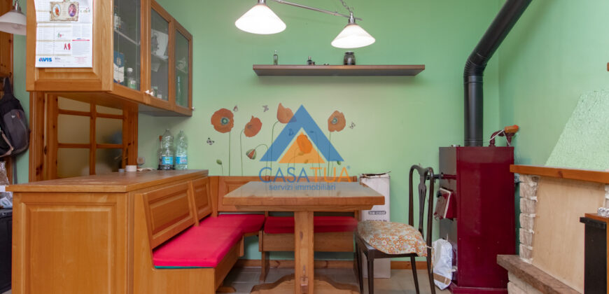 CENTRALISSIMA PORZIONE DI CASA CIELO TERRA – Rif. 1gio