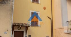 CENTRALISSIMA PORZIONE DI CASA CIELO TERRA – Rif. 1gio