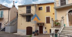 CENTRALISSIMA PORZIONE DI CASA CIELO TERRA – Rif. 1gio