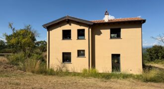 CASA SINGOLA CON TERRENO