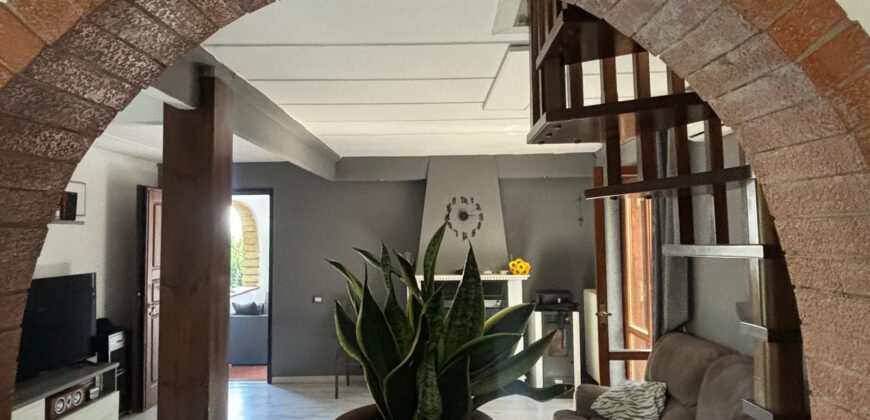 VILLA SINGOLA CON TERRENO Rif Ort 229