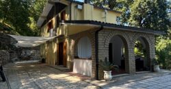 VILLA SINGOLA CON TERRENO Rif Ort 229
