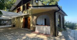 VILLA SINGOLA CON TERRENO Rif Ort 229