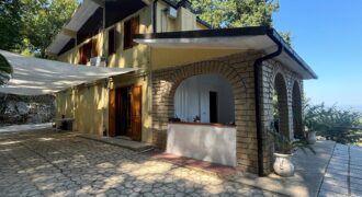 VILLA SINGOLA CON TERRENO Rif Ort 229