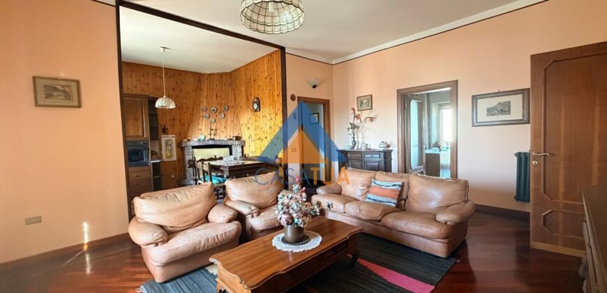 APPARTAMENTO IN VILLA PIANO PRIMO – RIF.28GUAB