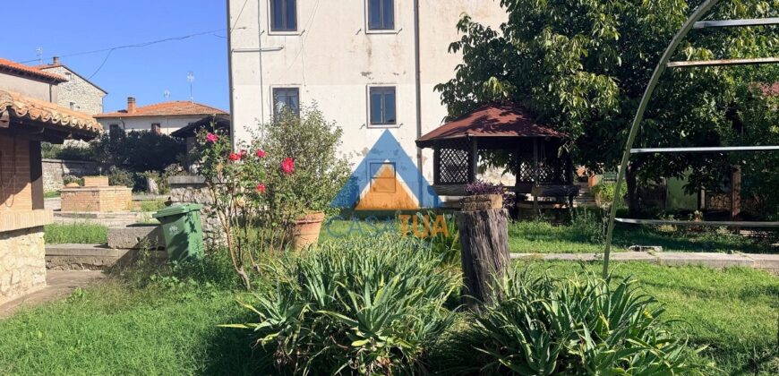 APPARTAMENTO IN VILLA PIANO PRIMO – RIF.28GUAB